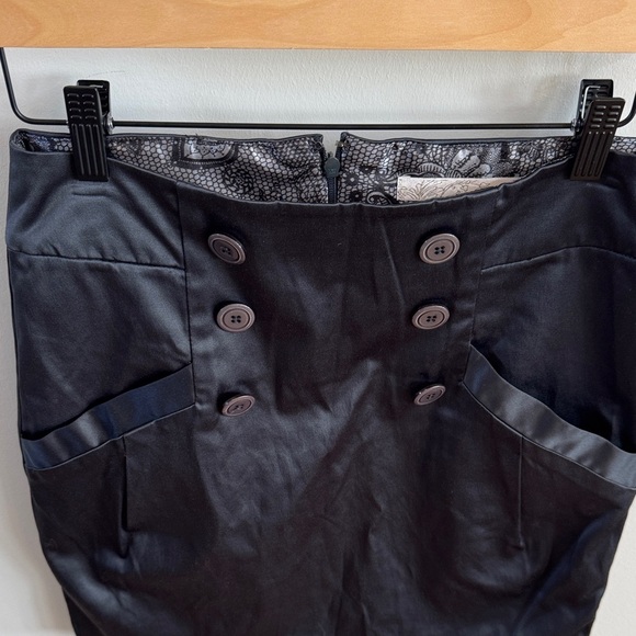 🖤 Dynamite Charcoal Mini Skirt with Button Accents
Size 5 - Picture 2 of 6